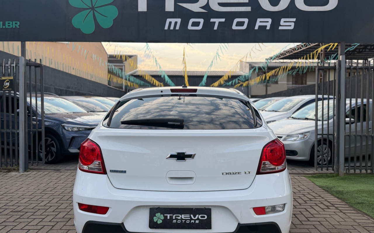 imagem-https://www.socarrao.com.br/sc-vehicle-images-prod/2981486/1787949614975-SU1HXzEyMTguanBlZw.jpeg