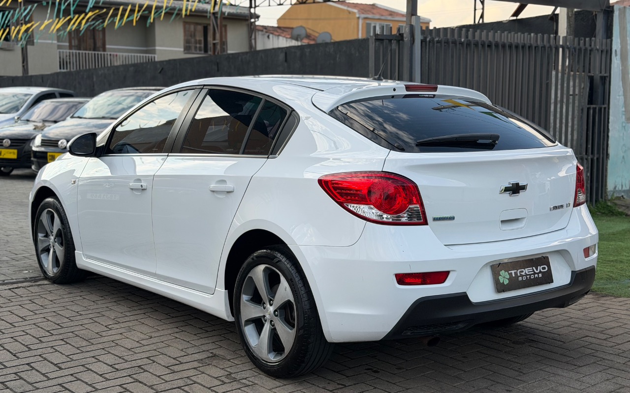 imagem-https://www.socarrao.com.br/sc-vehicle-images-prod/2981486/1787949615066-SU1HXzEyMTcuanBlZw.jpeg
