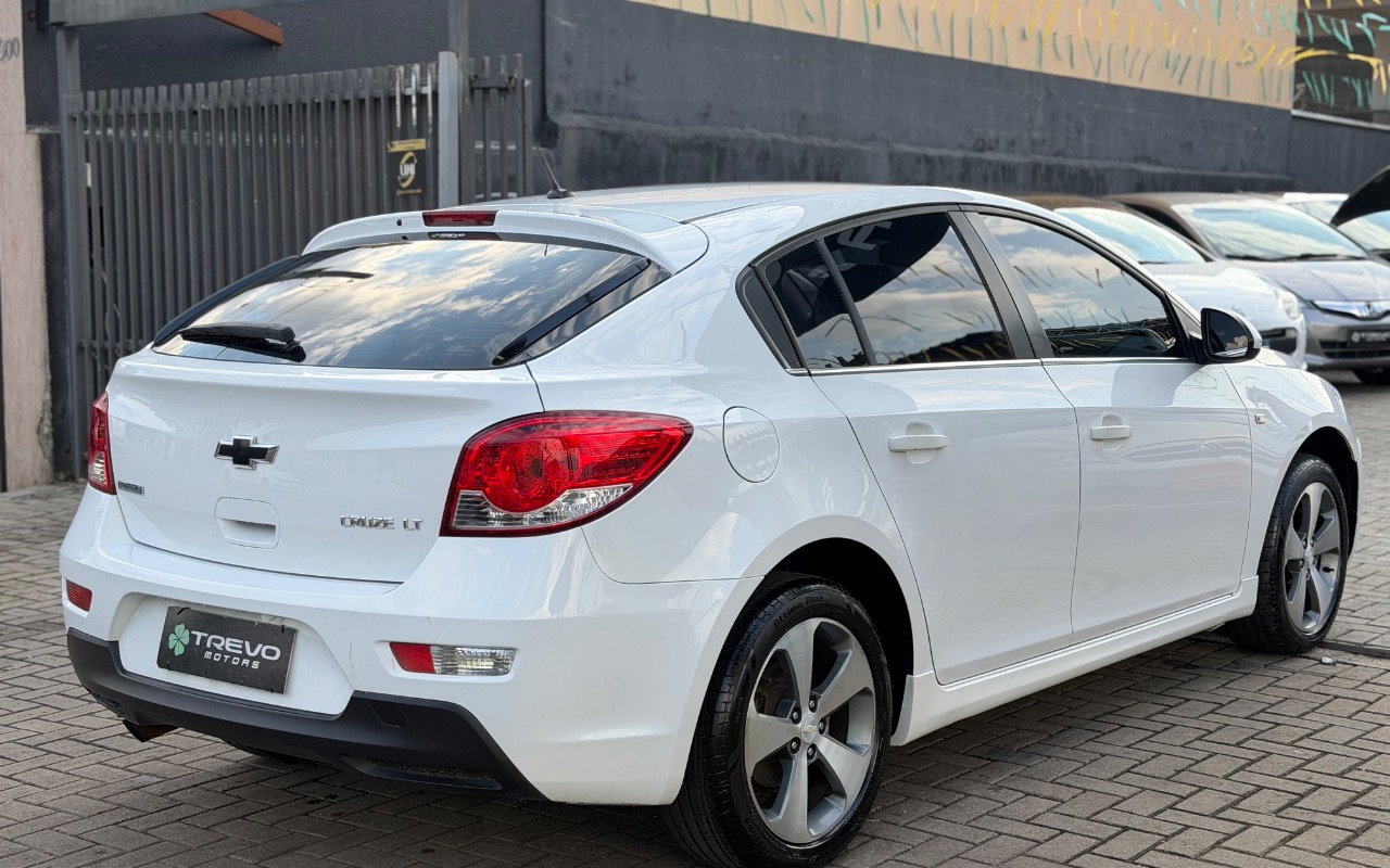 imagem-https://www.socarrao.com.br/sc-vehicle-images-prod/2981486/1787949615144-SU1HXzEyMTYuanBlZw.jpeg