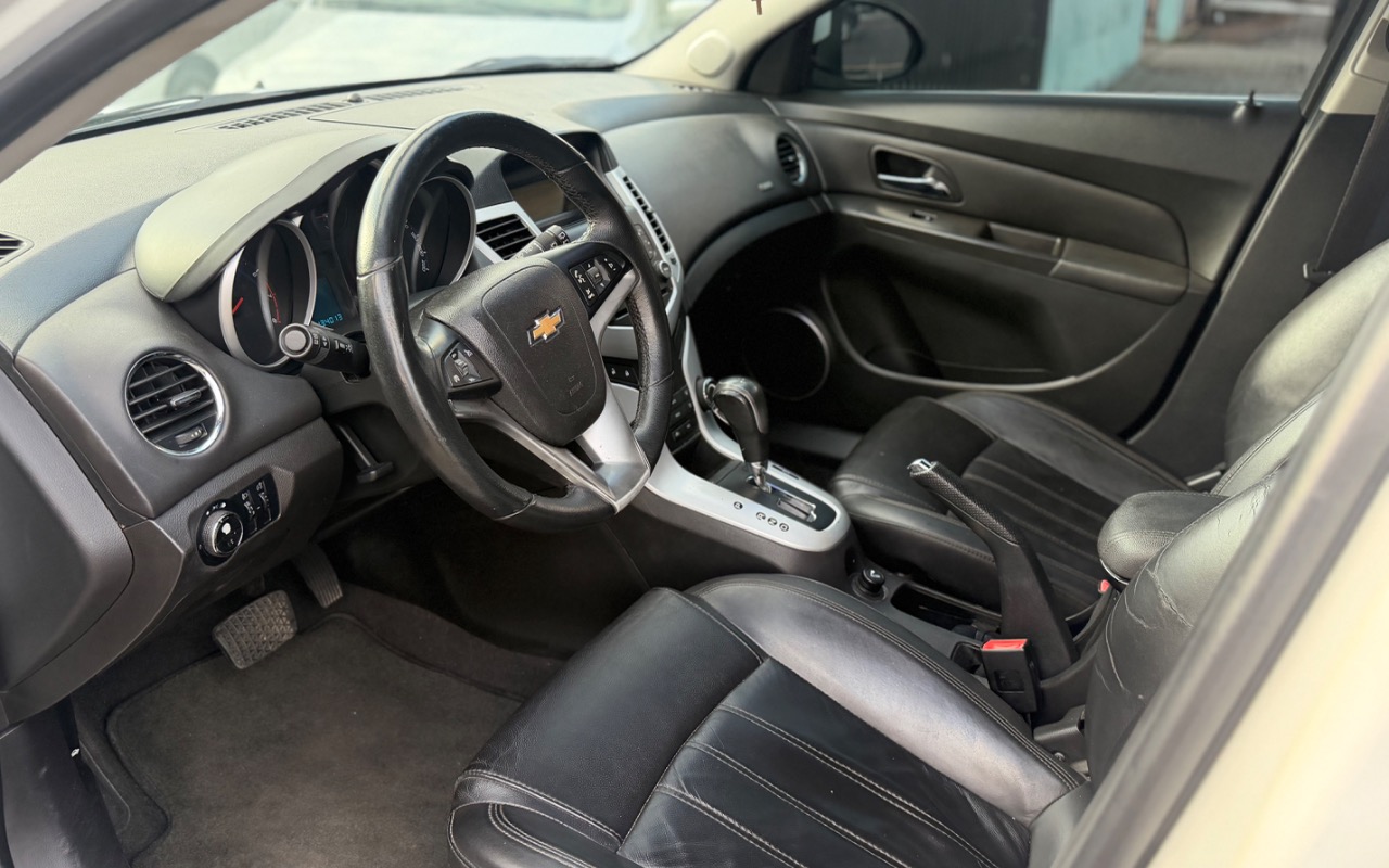 imagem-https://www.socarrao.com.br/sc-vehicle-images-prod/2981486/1787949615204-SU1HXzEyMjAuanBlZw.jpeg