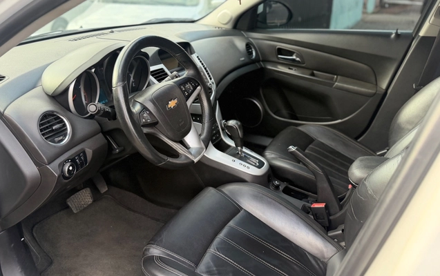 imagem-https://www.socarrao.com.br/sc-vehicle-images-prod/2981486/1787949615204-SU1HXzEyMjAuanBlZw.jpeg