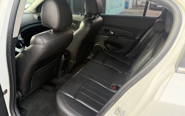 imagem-https://www.socarrao.com.br/sc-vehicle-images-prod/2981486/1787949615269-SU1HXzEyMjEuanBlZw.jpeg