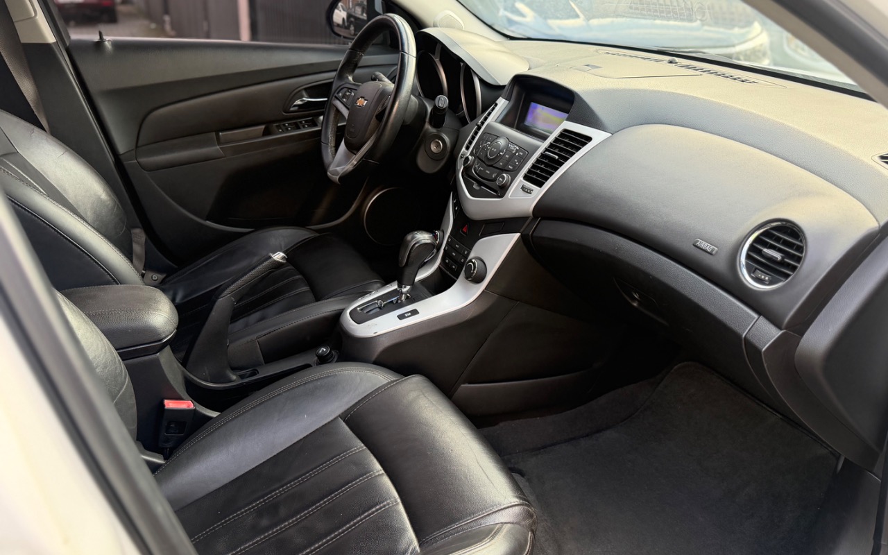 imagem-https://www.socarrao.com.br/sc-vehicle-images-prod/2981486/1787949615385-SU1HXzEyMTkuanBlZw.jpeg