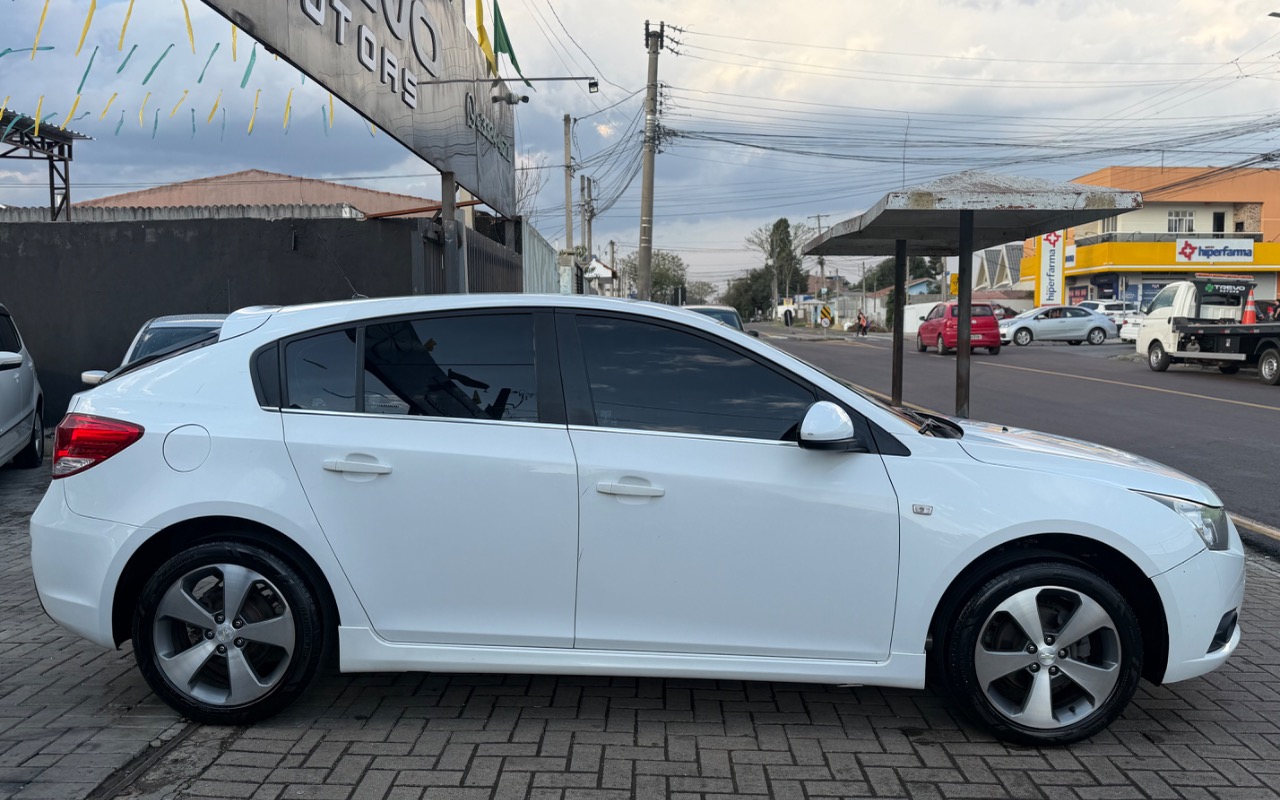 imagem-https://www.socarrao.com.br/sc-vehicle-images-prod/2981486/1787949615460-SU1HXzEyMTIuanBlZw.jpeg