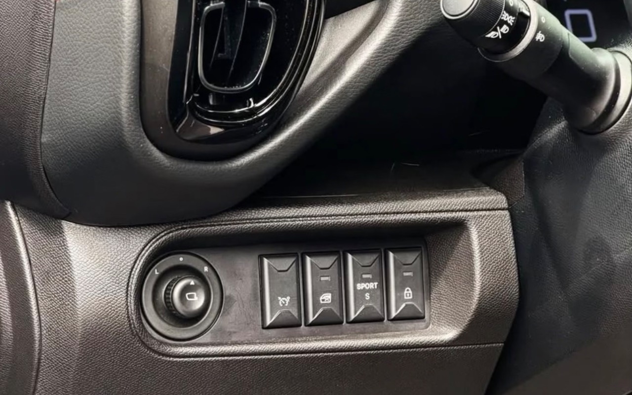 imagem-https://www.socarrao.com.br/sc-vehicle-images-prod/2990373/1788923951993-SU1HXzYyMDguanBlZw.jpeg
