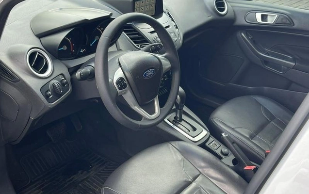 imagem-https://www.socarrao.com.br/sc-vehicle-images-prod/2990384/1791407132669-8328774_6_B_da63b71999.jpeg