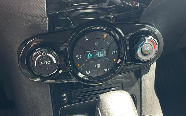 imagem-https://www.socarrao.com.br/sc-vehicle-images-prod/2990384/1791407132683-8328774_13_B_5841c0b5e5.jpeg