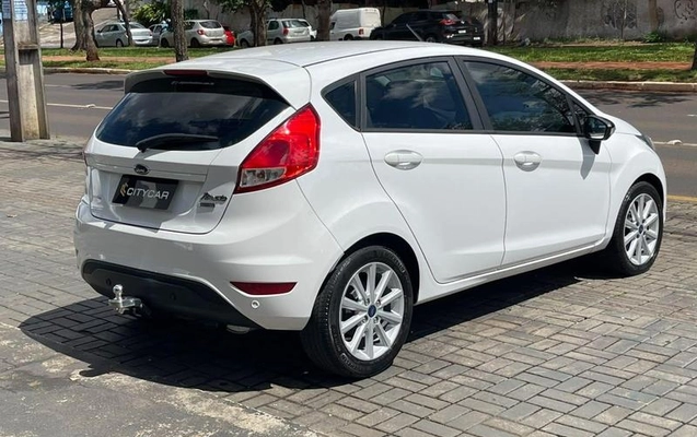 imagem-https://www.socarrao.com.br/sc-vehicle-images-prod/2990384/1791407132695-8328774_18_B_bebc88b817.jpeg