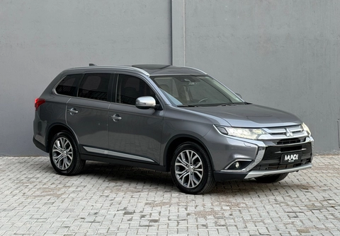 Mitsubishi OUTLANDER 2018 Cinza — foto 1 de 3