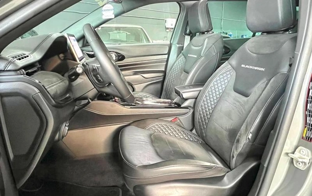 imagem-https://www.socarrao.com.br/sc-vehicle-images-prod/2990514/1788273026817-8338890_8_B_ad2bd36f2d.jpeg