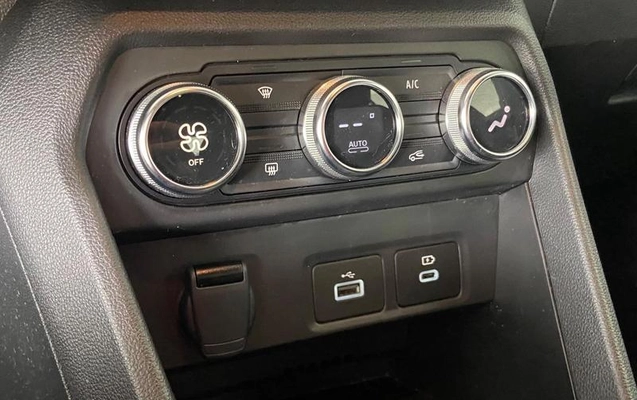 imagem-https://www.socarrao.com.br/sc-vehicle-images-prod/2990571/1789563931796-8337034_15_B_c2680e5ac9.jpeg