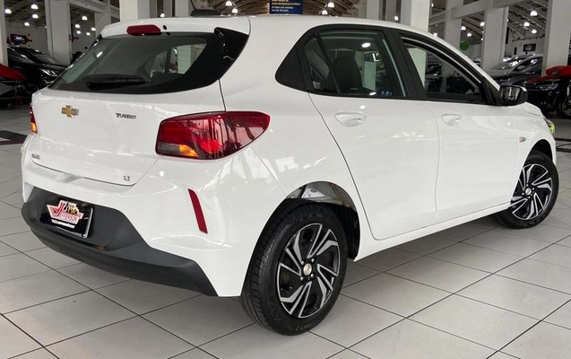 imagem-https://www.socarrao.com.br/sc-vehicle-images-prod/2990582/1789391243064-8330432_23_B_5d77970132.jpeg