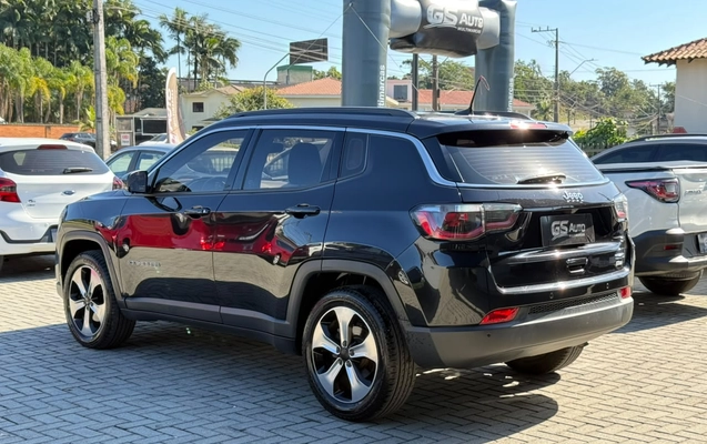 imagem-https://www.socarrao.com.br/sc-vehicle-images-prod/2990642/1785594082651-003_81316447d7feaca0bcf719d6eb4a373c.jpeg