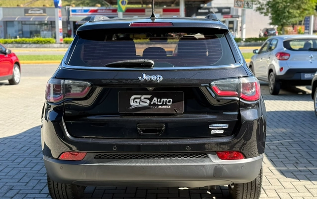 imagem-https://www.socarrao.com.br/sc-vehicle-images-prod/2990642/1785594082652-003_67e8942bd7a77b85b9d0cd57eee6e4ee.jpeg