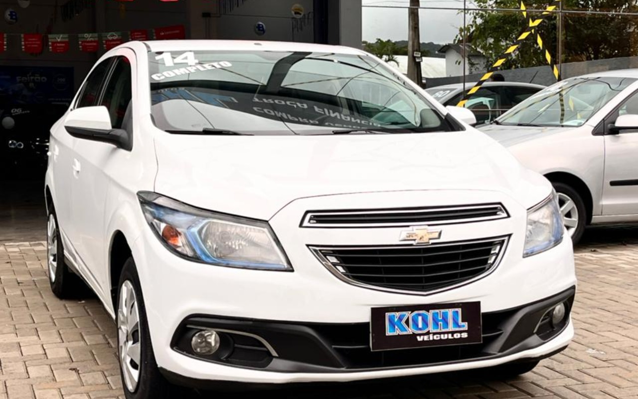 Chevrolet Prisma 2014 Branco — foto 1 de 3