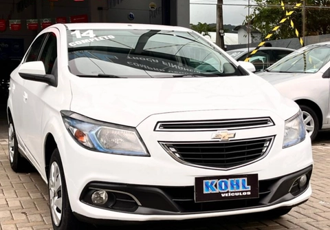 Chevrolet Prisma 2014 Branco — foto 1 de 3