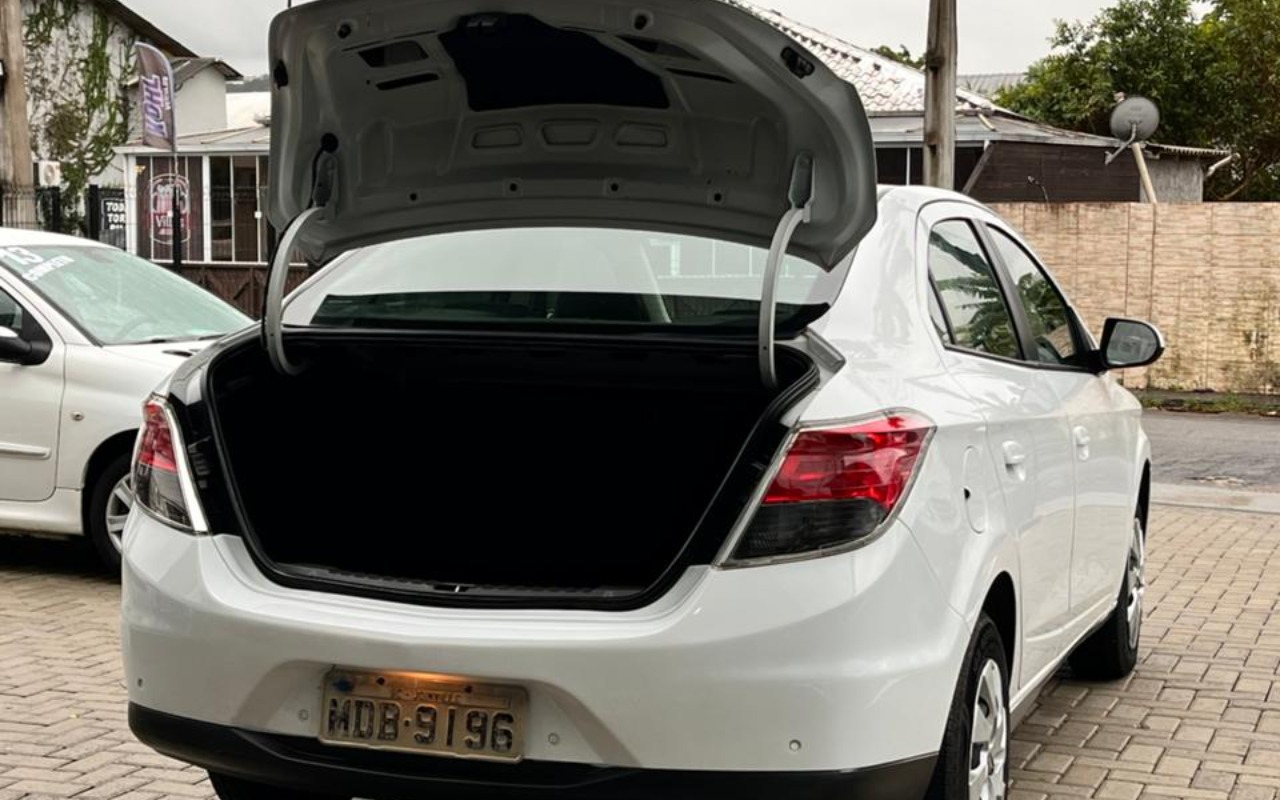 imagem-https://www.socarrao.com.br/sc-vehicle-images-prod/2990649/1785594343247-V2hhdHNBcHAgSW1hZ2UgMjAyNi0wNC0wNiBhdCAxNy4zMi4wMi5qcGVn.jpeg