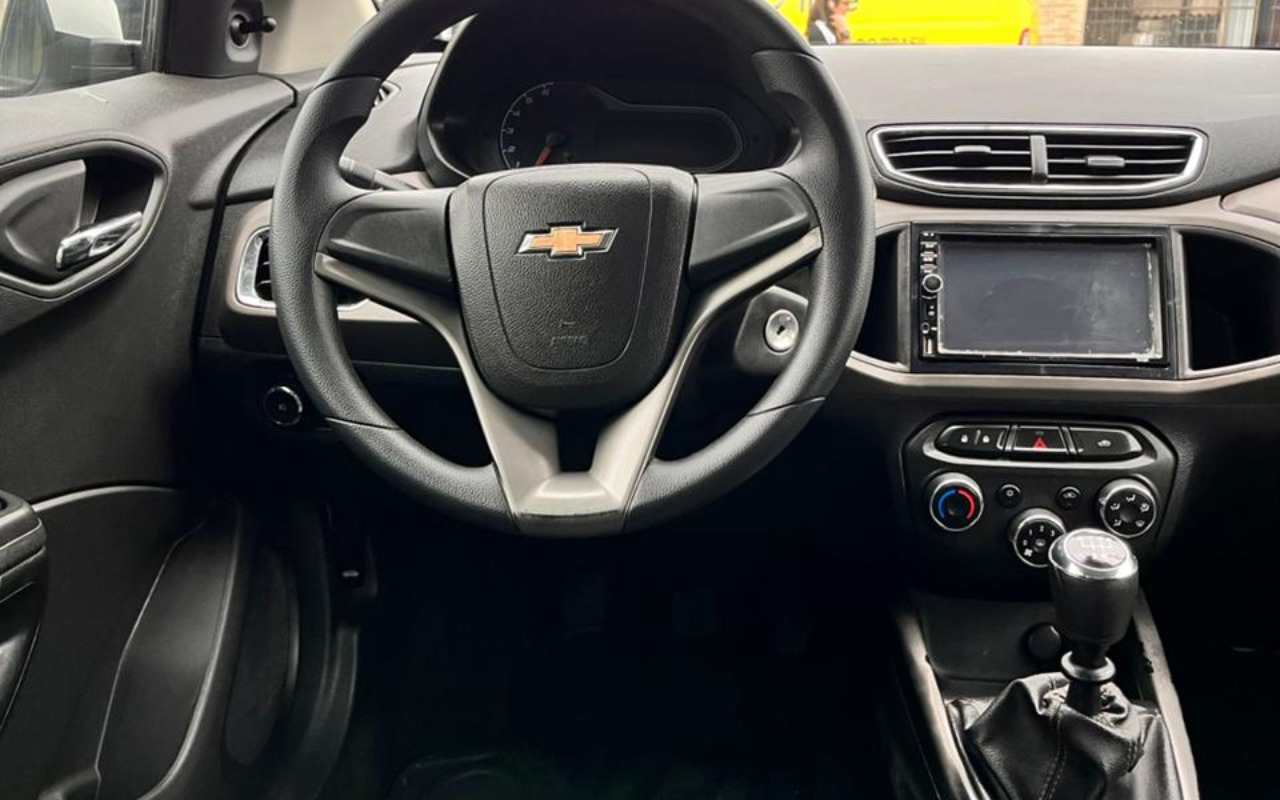 imagem-https://www.socarrao.com.br/sc-vehicle-images-prod/2990649/1785594343717-V2hhdHNBcHAgSW1hZ2UgMjAyNi0wNC0wNiBhdCAxNy4zMi4wNC5qcGVn.jpeg