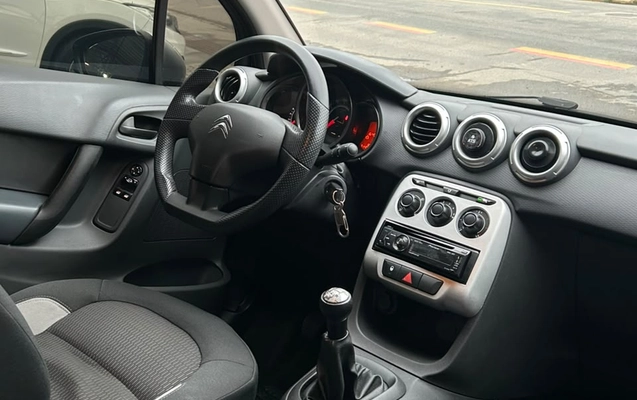 imagem-https://www.socarrao.com.br/sc-vehicle-images-prod/2990681/1789504991258-003_7639146f2945fc8dba46ba117c04a989.jpeg