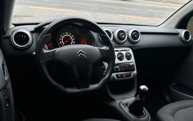 imagem-https://www.socarrao.com.br/sc-vehicle-images-prod/2990681/1789504991260-003_5d3aa8a704c2fa7642a015641b228cf1.jpeg