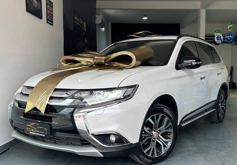 Mitsubishi OUTLANDER 2016 Branco — foto 1 de 3