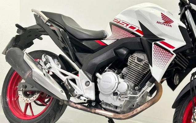 imagem-https://www.socarrao.com.br/sc-vehicle-images-prod/2991013/1785601399362-gb-34d6ee6.jpeg