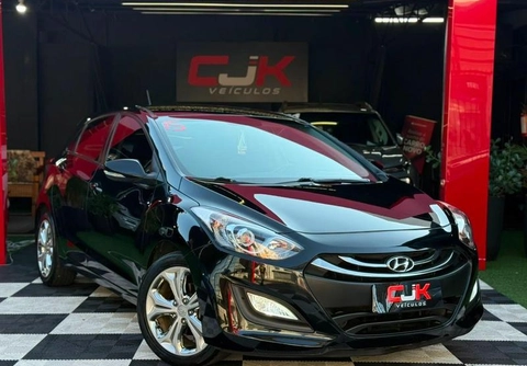 Hyundai i30 1.8 16V Aut. 5p 2015 Preto — foto 1 de 3