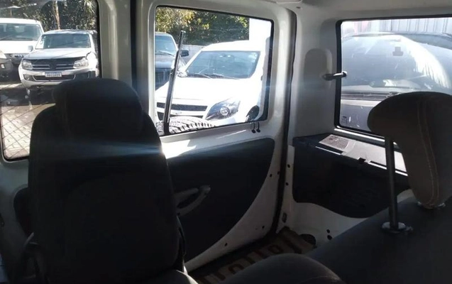 imagem-https://www.socarrao.com.br/sc-vehicle-images-prod/2991057/1787770582134-8321118_1_B_33f138a66d.jpeg