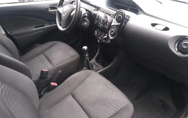 imagem-https://www.socarrao.com.br/sc-vehicle-images-prod/2991058/1787770620778-8322290_0_B_2831fd2cff.jpeg