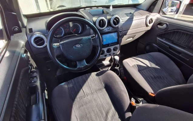 imagem-https://www.socarrao.com.br/sc-vehicle-images-prod/2991102/1785602926604-MjIuanBlZw.jpeg