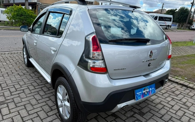 imagem-https://www.socarrao.com.br/sc-vehicle-images-prod/2991126/1785603598408-V2hhdHNBcHAgSW1hZ2UgMjAyNi0wNy0yMyBhdCAxMy4xOC41NyAoMykuanBlZw.jpeg