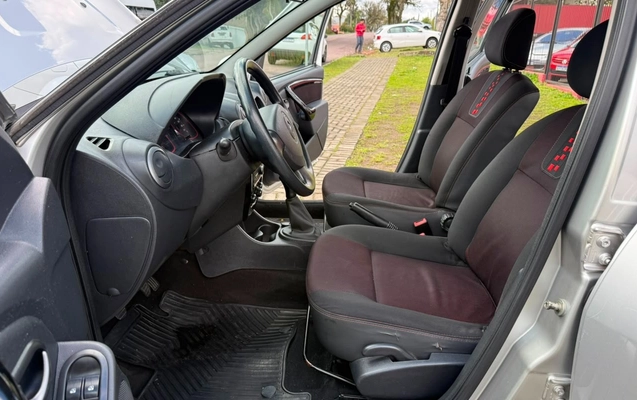 imagem-https://www.socarrao.com.br/sc-vehicle-images-prod/2991126/1785603598632-V2hhdHNBcHAgSW1hZ2UgMjAyNi0wNy0yMyBhdCAxMy4xOC41OCAoMikuanBlZw.jpeg