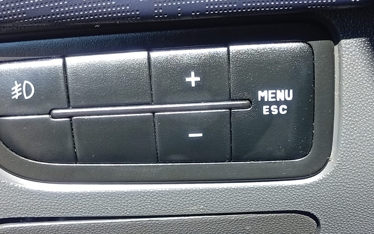 imagem-https://www.socarrao.com.br/sc-vehicle-images-prod/2991207/1786729751824-MDAuanBlZw.jpeg