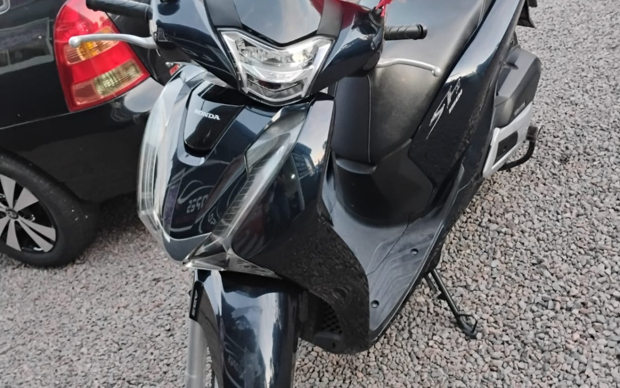 imagem-https://www.socarrao.com.br/sc-vehicle-images-prod/2991312/1785606304503-V2hhdHNBcHAgSW1hZ2UgMjAyNi0wNS0wNyBhdCAxOC40NS40OS5qcGVn.jpeg