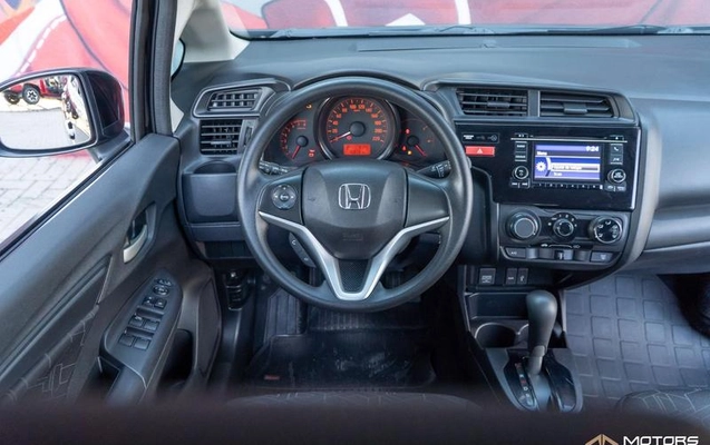 imagem-https://www.socarrao.com.br/sc-vehicle-images-prod/2991574/1786477560987-8321599_10_B_6841b50eaf.jpeg