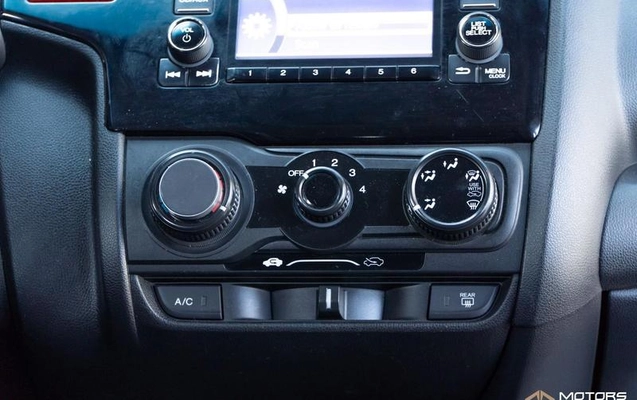 imagem-https://www.socarrao.com.br/sc-vehicle-images-prod/2991574/1786477560988-8321599_1_B_66c90fdfc0.jpeg