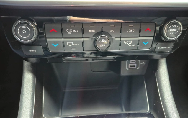 imagem-https://www.socarrao.com.br/sc-vehicle-images-prod/2991676/1785608198830-NzlmZTlkZDYtMmJiNC00OTBkLThhNzMtNTE5NmU2ZTcyMjIzLmpwZWc.jpeg