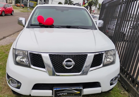 Nissan Frontier 2014 Branco — foto 1 de 3