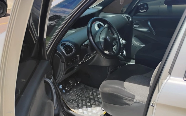imagem-https://www.socarrao.com.br/sc-vehicle-images-prod/2991795/1785611405678-V2hhdHNBcHAgSW1hZ2UgMjAyNi0wMS0xOSBhdCAxMS4zOS4zOC5qcGVn.jpeg