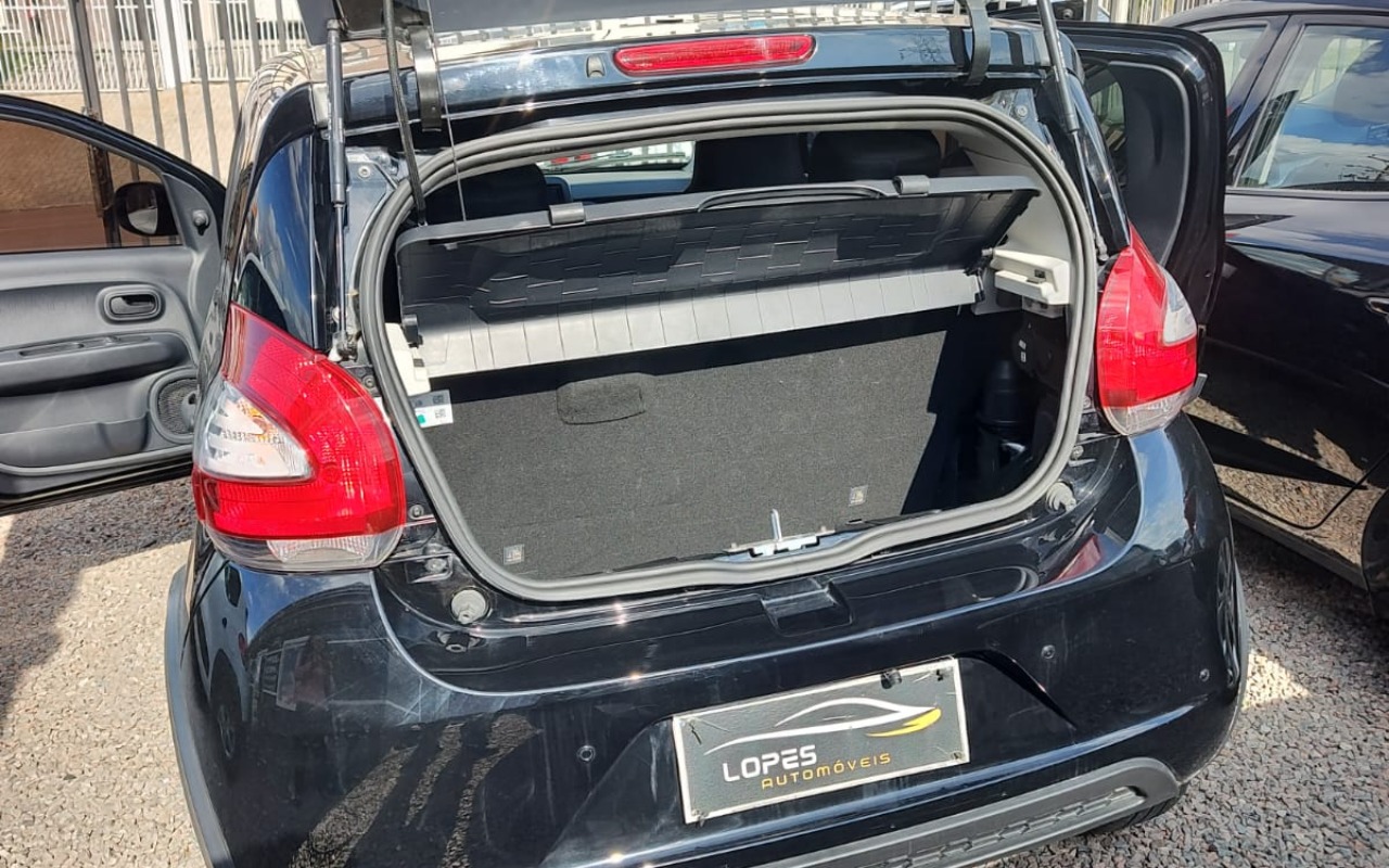 imagem-https://www.socarrao.com.br/sc-vehicle-images-prod/2991841/1785615074363-V2hhdHNBcHAgSW1hZ2UgMjAyNi0wNi0wOCBhdCAxMy41OS4wMCAoMSkuanBlZw.jpeg