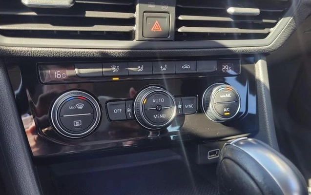 imagem-https://www.socarrao.com.br/sc-vehicle-images-prod/2991972/1786977148080-8340747_5_B_221cf7f4ee.jpeg