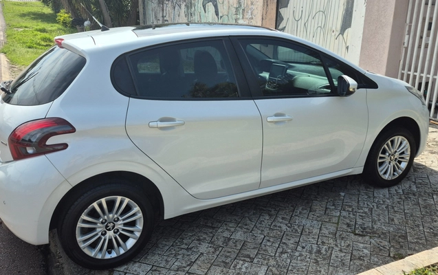 imagem-https://www.socarrao.com.br/sc-vehicle-images-prod/2992139/1785684765446-MTc4NTY4NDczNjA3NTQ3MTUzOTU1MDA2MzM3MzIyMzUuanBn.jpg