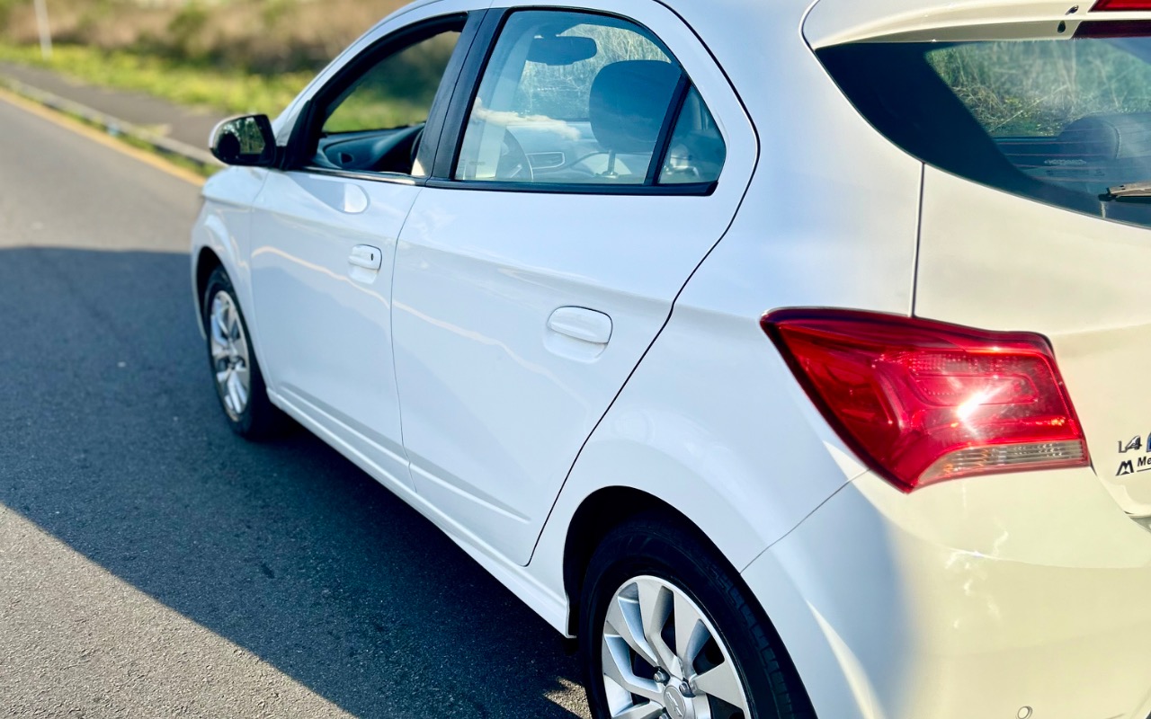 imagem-https://www.socarrao.com.br/sc-vehicle-images-prod/2998851/1785681710872-SU1HXzAxMjMuanBlZw.jpeg