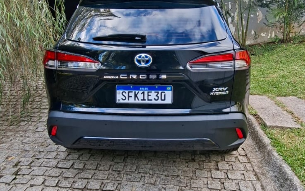Toyota Corolla Cross 2024 Preto — foto 1 de 3