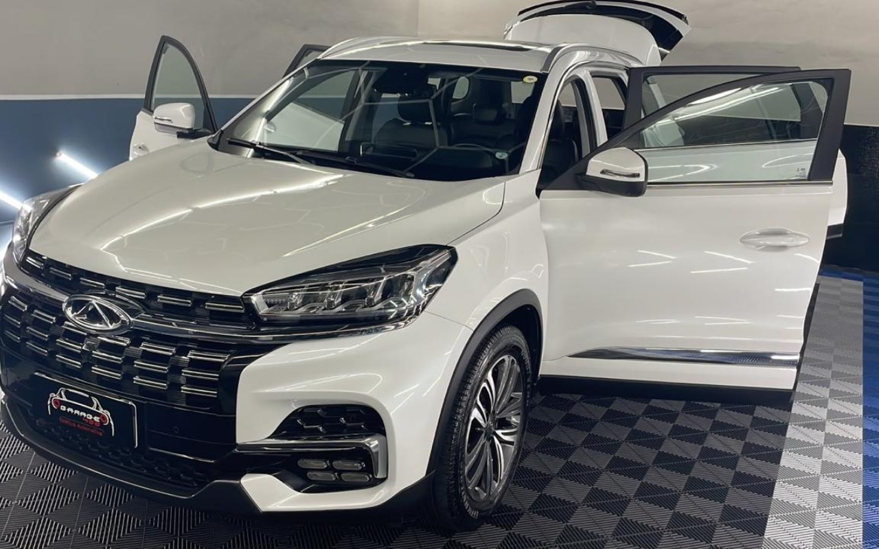 Caoa Chery Tiggo 8 2023 Branco — foto 1 de 3