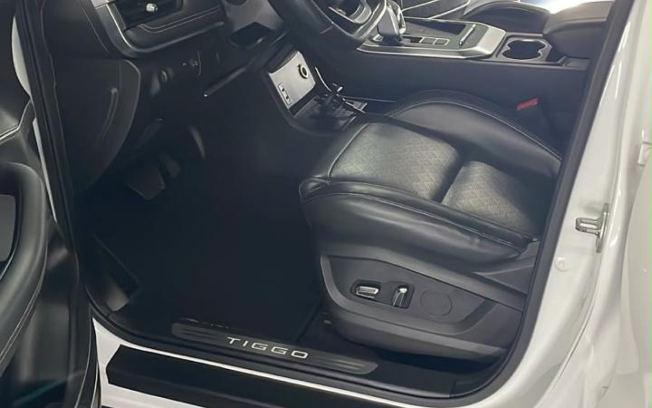 imagem-https://www.socarrao.com.br/sc-vehicle-images-prod/3002716/1790647242287-QmFuY28gZGEgRnJlbnRlIG1vdG9yaXN0YS5qcGVn.jpeg