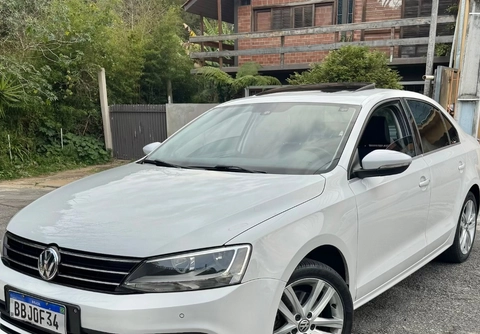 Volkswagen Jetta 2015 Branco — foto 1 de 3