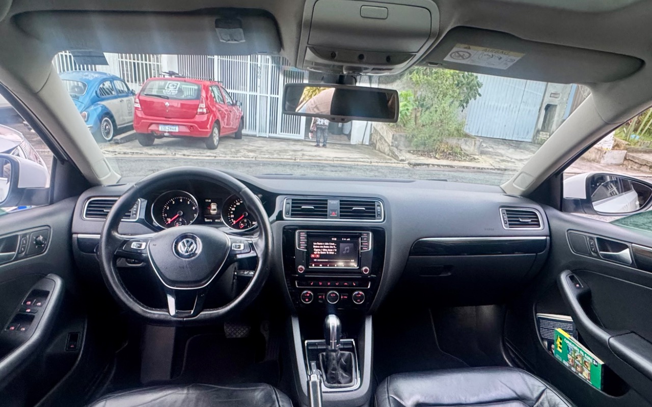 imagem-https://www.socarrao.com.br/sc-vehicle-images-prod/3002717/1785723804248-SU1HXzE1NzcuanBlZw.jpeg