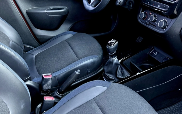 imagem-https://www.socarrao.com.br/sc-vehicle-images-prod/3002741/1785728218268-SU1HXzMwNTIuanBlZw.jpeg