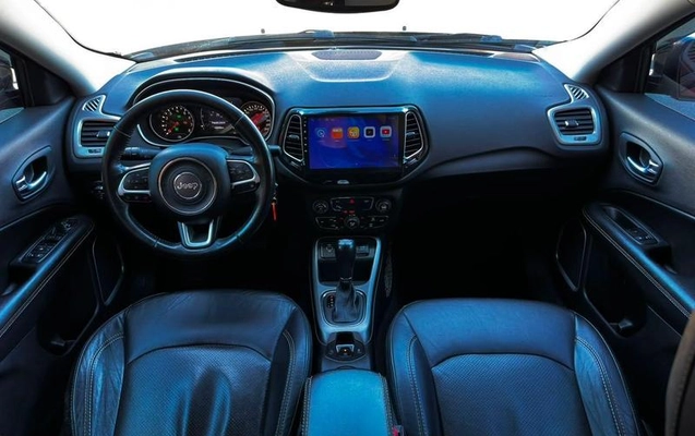 imagem-https://www.socarrao.com.br/sc-vehicle-images-prod/3010466/1789394799147-8338258_13_B_8b8e9e87d5.jpeg